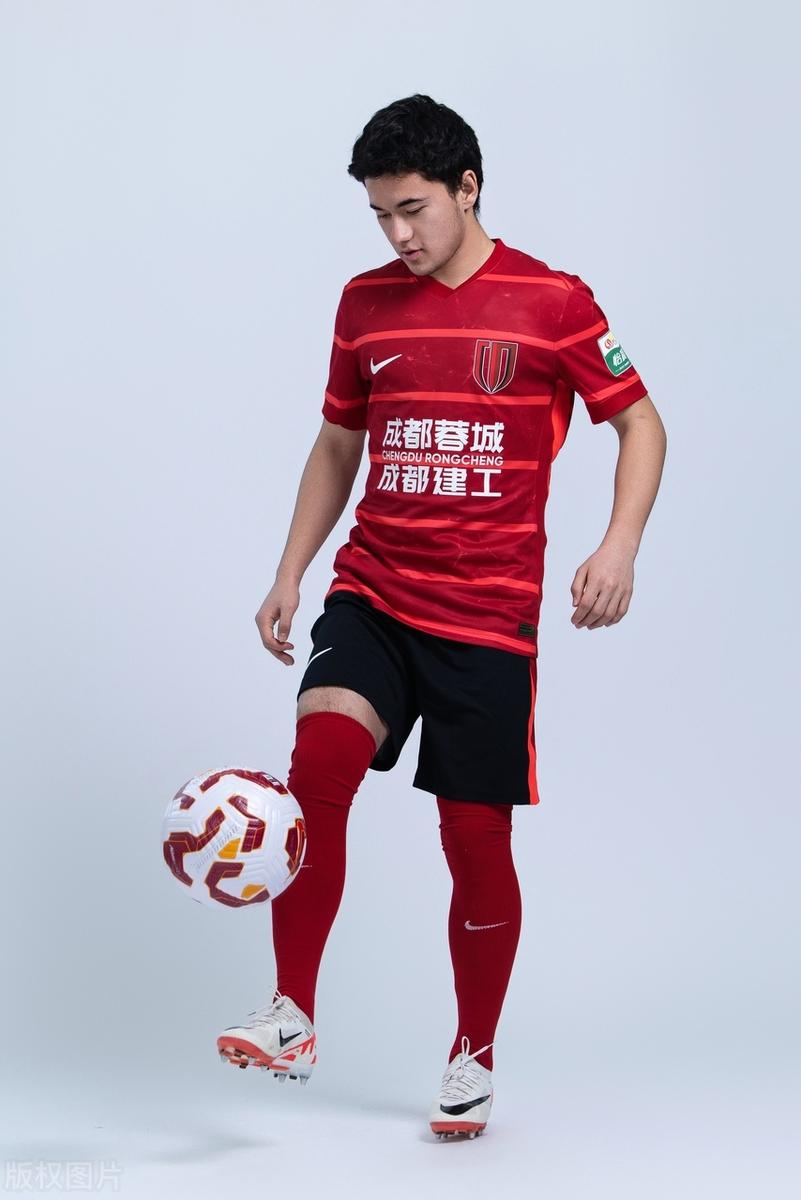 年轻队员崭露头角，成为球队未来希望